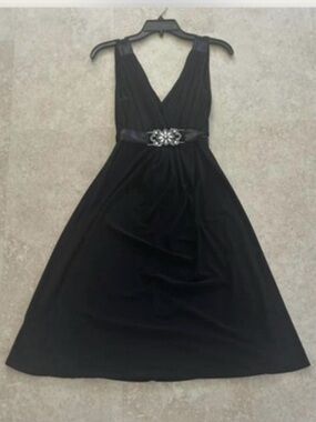 Scarlett Black V-Neck Midi Dress with Jeweled Waist